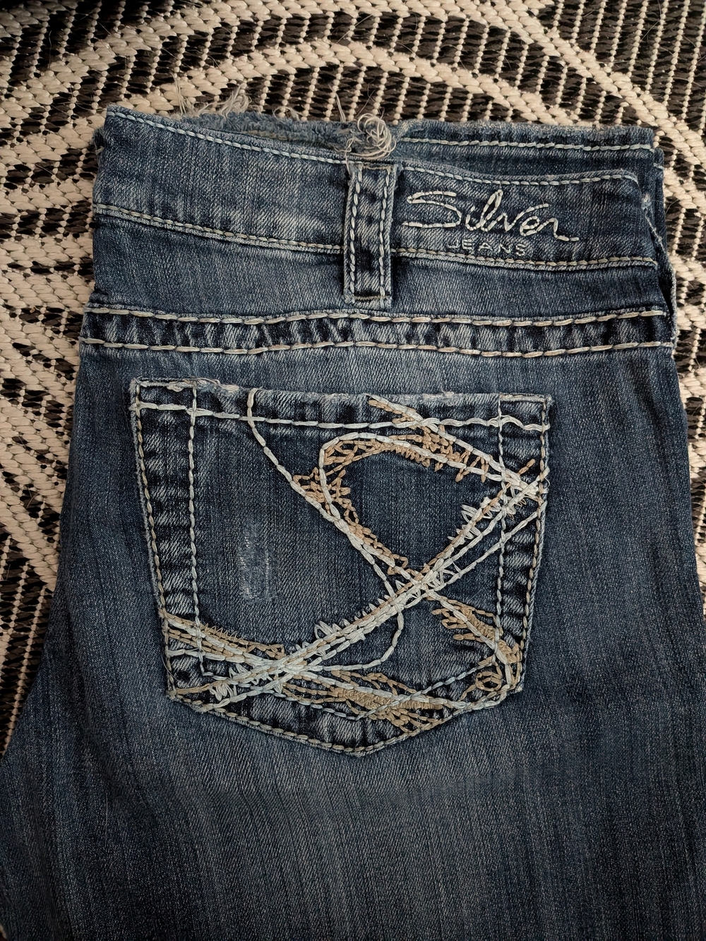 Silver Jeans Women's Dark Blue Denim Bootcut Jeans with Embroidered Pocket